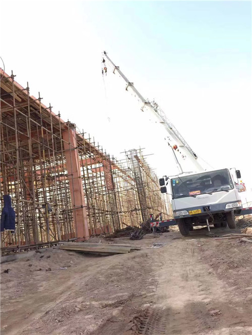 河津市吊车作业的安全注意事项有哪些？