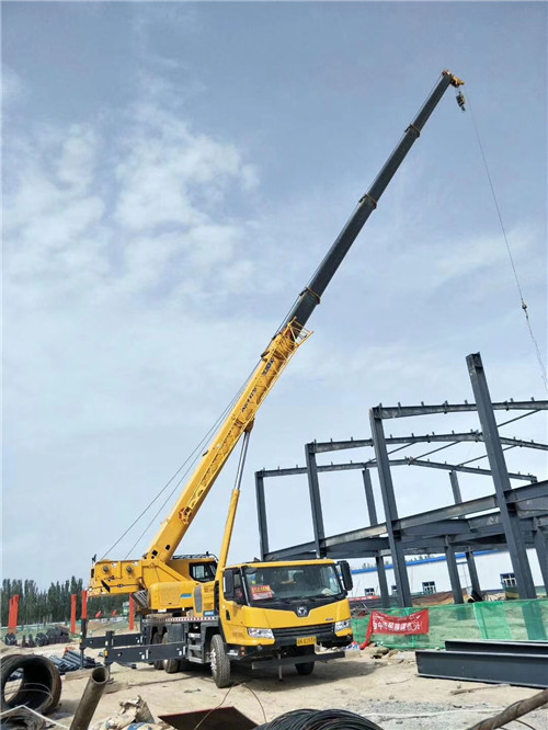 河津市超高层建筑钢结构吊装案例